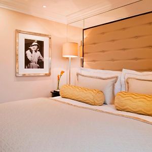 Deluxe King Guest Room