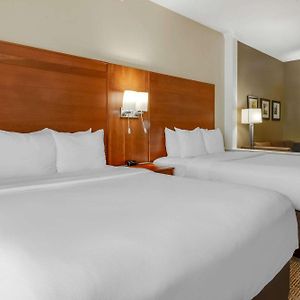 Queen Suite Two Queen Beds Non-Smoking or Upper floor