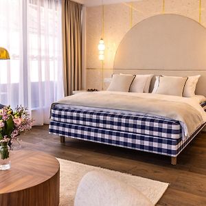 Apeiro City Avant-Garde Hotel