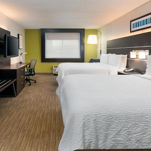 Standard Queen Room Two Queen Beds