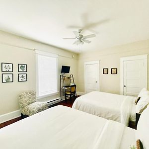 Deluxe Family Suite