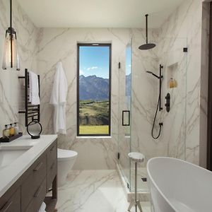 Grand King Suite