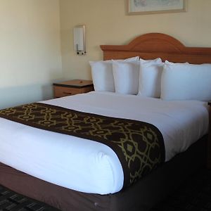 Deluxe Queen Suite