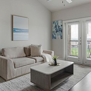 Mission Hill Apartments By Barsala