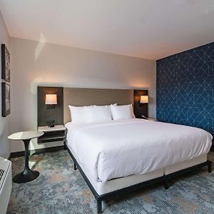 King Room Accessible or Non Smoking