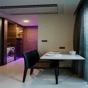 Superior One-Bedroom King Suite