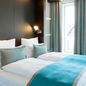 Room King Size bed
