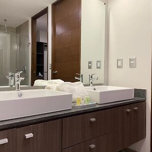 Deluxe One-Bedroom Apartment