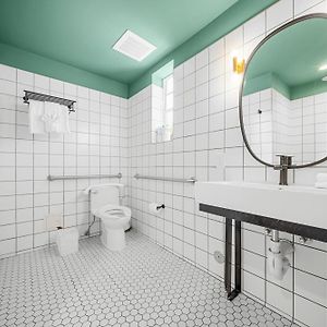 Standard Accessible Queen Room