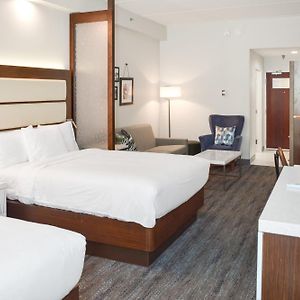 One-Bedroom Queen Suite