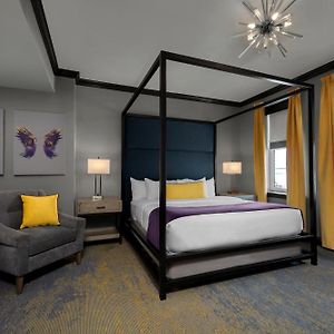 One-Bedroom King Suite
