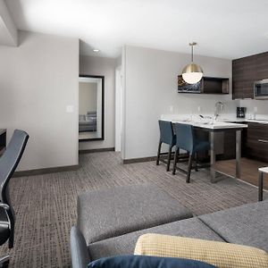 One-Bedroom King Suite
