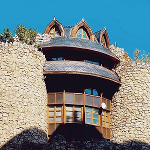 Deluxe Swan Stone Castle Apartment