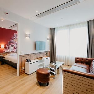 Executive One-Bedroom Apartment