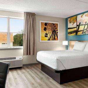 Queen Room Mobility accessible