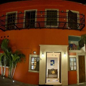 Ikaro Suites Colonial