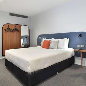 King Room Mobility accessible