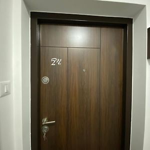 Deluxe One-Bedroom Apartment