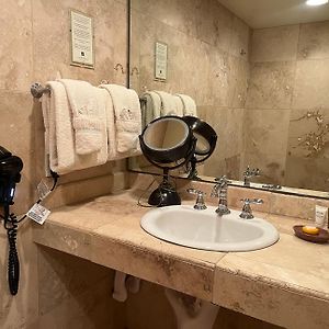 Queen Suite