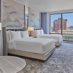Grand Deluxe Queen Room