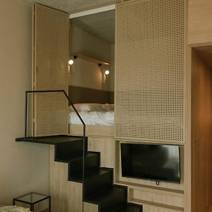 Deluxe King Studio
