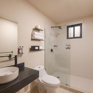 Deluxe King Studio