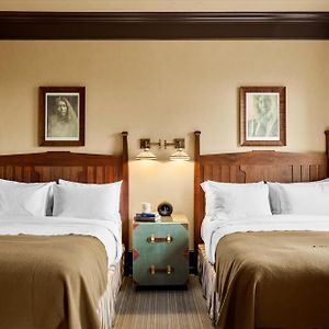 Classic Queen Room