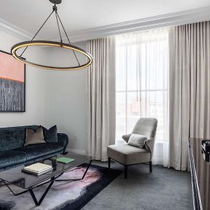 Corner King Suite