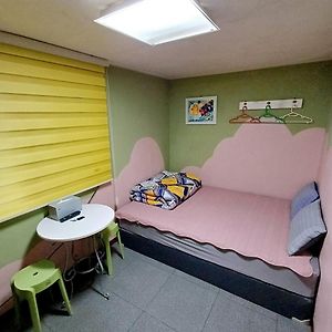 Korstay Guesthouse Seoul Station