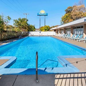 Days Inn By Wyndham Dubuque