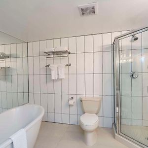 Efficiency King Room
