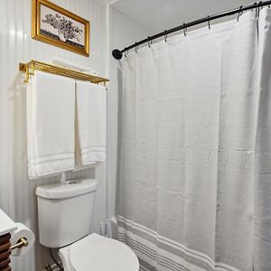 One-Bedroom Cottage