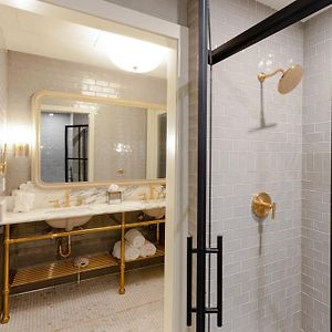 Queen Suite