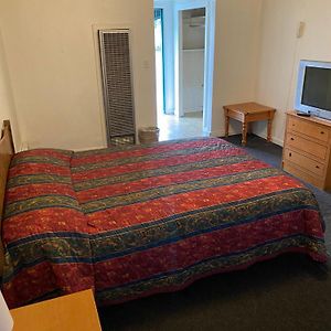 Tacoma Center Motel