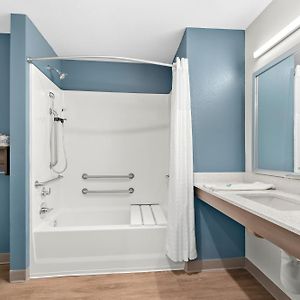 Queen Suite Disability Access