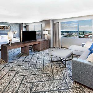 One-Bedroom King Suite