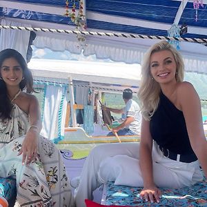 5 Star Luxury Houseboats In Srinagar