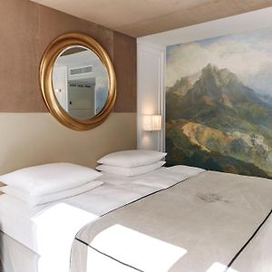 Premier Room