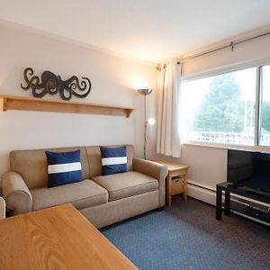 One-Bedroom Sea side Suite