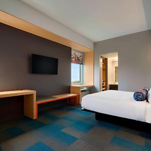Corner King Room