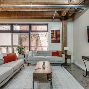 Deluxe Two-Bedroom Apartment Garden View