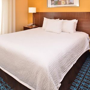 Guest Room King Bed