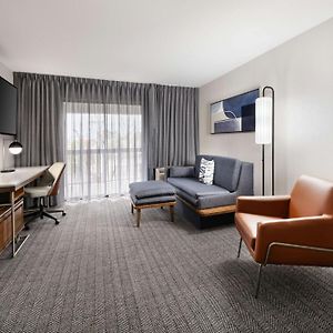 One-Bedroom King Suite