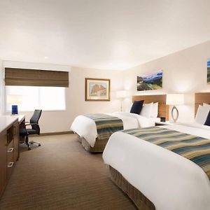 Double Queen Room