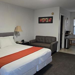 Deluxe King Studio