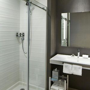 Corner King Room