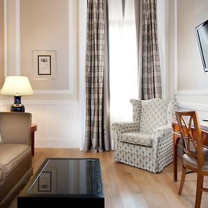 One-Bedroom King Suite