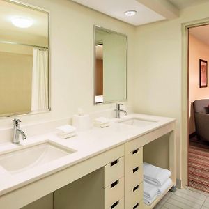 One-Bedroom King Suite