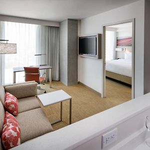 One-Bedroom King Suite
