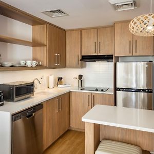 One-Bedroom King Suite